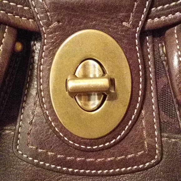 Coach 11141 Leigh Bag - Picture 9 of 16